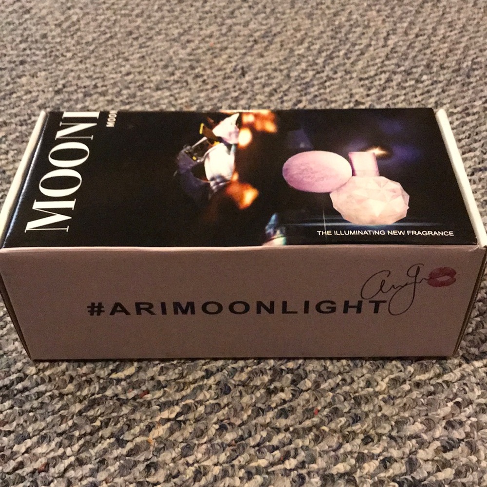 🌙Moonlight by Ariana Grande fragrance gift set🌙